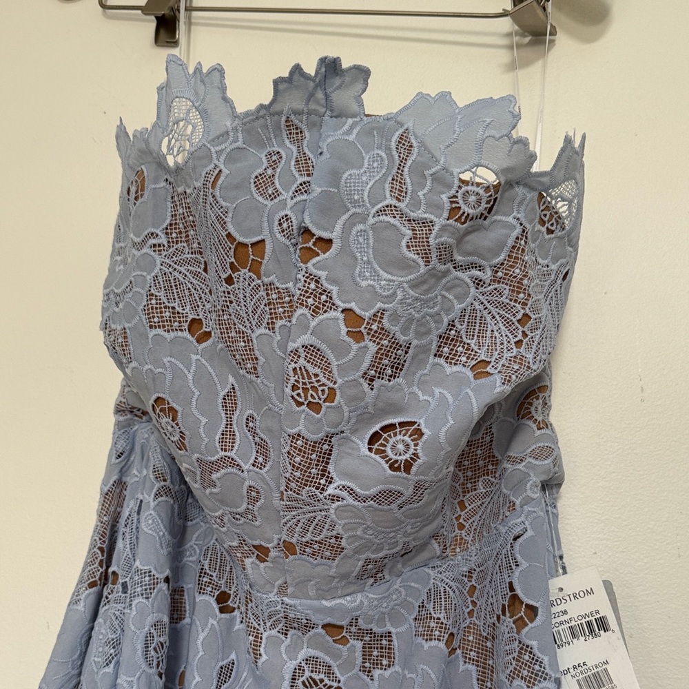 The Essentials Tia Lace Midi-dress In Cornflower
$  Nwt NEW Woman's medium - Picture 5 of 8